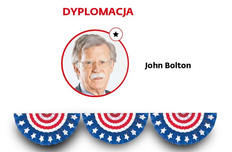 <b>Dyplomacja</b><br><br>
Jako potencjalny szef dyplomacji wymieniany jest <b>John Bolton</b>, który ma za sobą służbę pod dwoma Bushami. U seniora pełnił funkcję asystenta sekretarza stanu, zaś u juniora był najpierw podsekretarzem stanu, a następnie przez krótki czas ambasadorem USA przy ONZ (Senat ostatecznie nie zatwierdził jego nominacji na to stanowisko). Później pracował w konserwatywnych think tankach, np. w American Enterprise Institute. Dość wcześnie zaczął popierać kandydaturę biznesmena na prezydenta – w kwietniu na łamach „Wall Street Journal” opublikował komentarz „Dobre strony polityki zagranicznej Trumpa”. Nie boi się jednak krytykować republikańskiego kandydata. W wywiadzie dla „New York Timesa” stwierdził, że Trump powinien odwołać swoje komentarze odnośnie do NATO i zobowiązań sojuszniczych Ameryki. – Jeśli Rosjanie wjadą do republik bałtyckich i trzeba będzie zdecydować, czy te kraje wywiązują się ze swoich zobowiązań sojuszniczych, to czołgi dojadą do morza, zanim zdążymy sięgnąć po odpowiednią teczkę – powiedział Bolton.