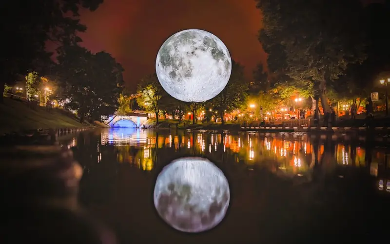 &quot;Museum of the Moon&quot; w ten weekend w CNK / fot. BBC Earth