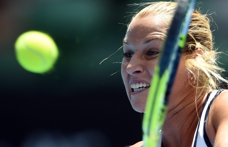 Australian Open: Piękna przegrała z bestią. Serena Williams lepsza od Dominiki Cibulkovej