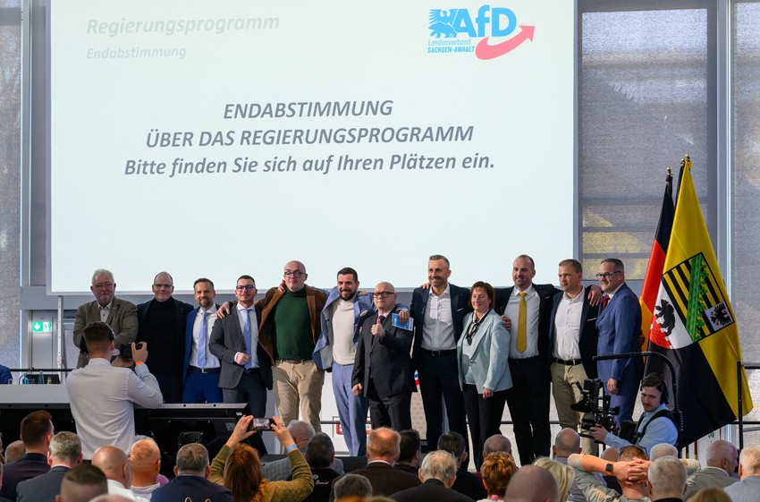 Ulrih Zigmund sa vodećim figurama AfD u Saksoniji-Anhalt na konferenciji u Magdeburgu 11. aprila
