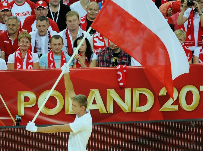 Prezydent Komorowski przemówił. Piękne Polki na trybunach. Efektowne otwarcie MŚ