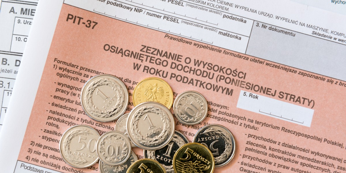 W przypadku zeznań PIT-37 i PIT-38 można nic nie robić – wtedy, z upływem terminu, zeznanie zostanie automatycznie zaakceptowane.