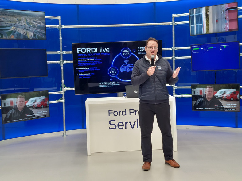 Ford E-Transit 1 generacja 2022 (Ford Pro)