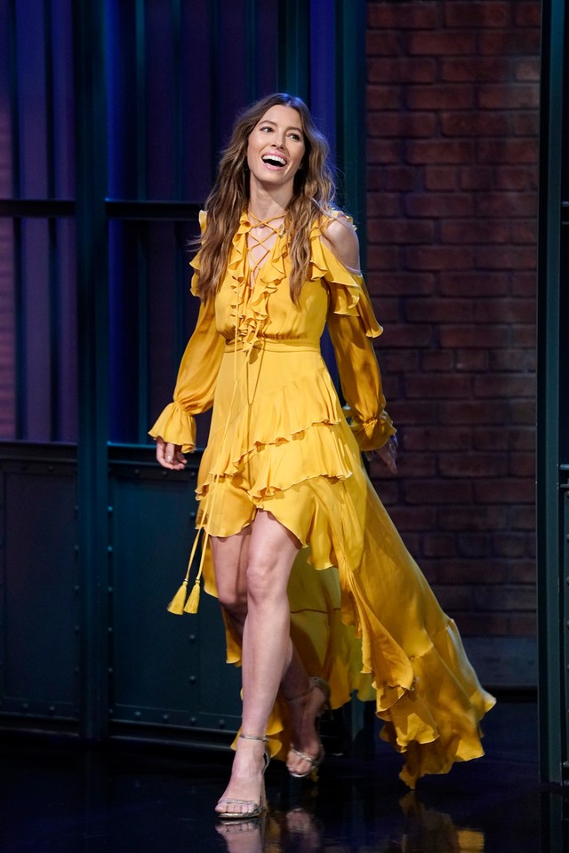 Piękna długonoga Jessica Biel w obłędnej sukni Plejada.pl