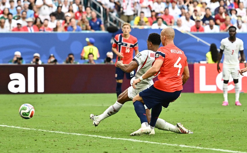 Belingem postiže gol za 2:1 | Foto: REUTERS/Dylan Martinez