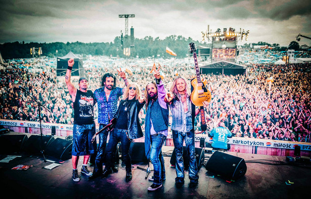 Hardrockowa grupa The Dead Daisies na Gitarowym Rekordzie Guinnessa we Wrocławiu