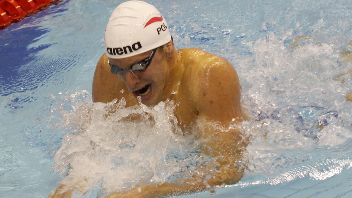 Jakub Jasiński zajął ostatnie miejsce w finale na 200 m st. zmiennym mężczyzn podczas XIX Mistrzostw Europy w Pływaniu na krótkim basenie Szczecin 2011.