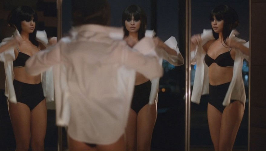 Selena Gomez w samej bieliźnie i szpilkach