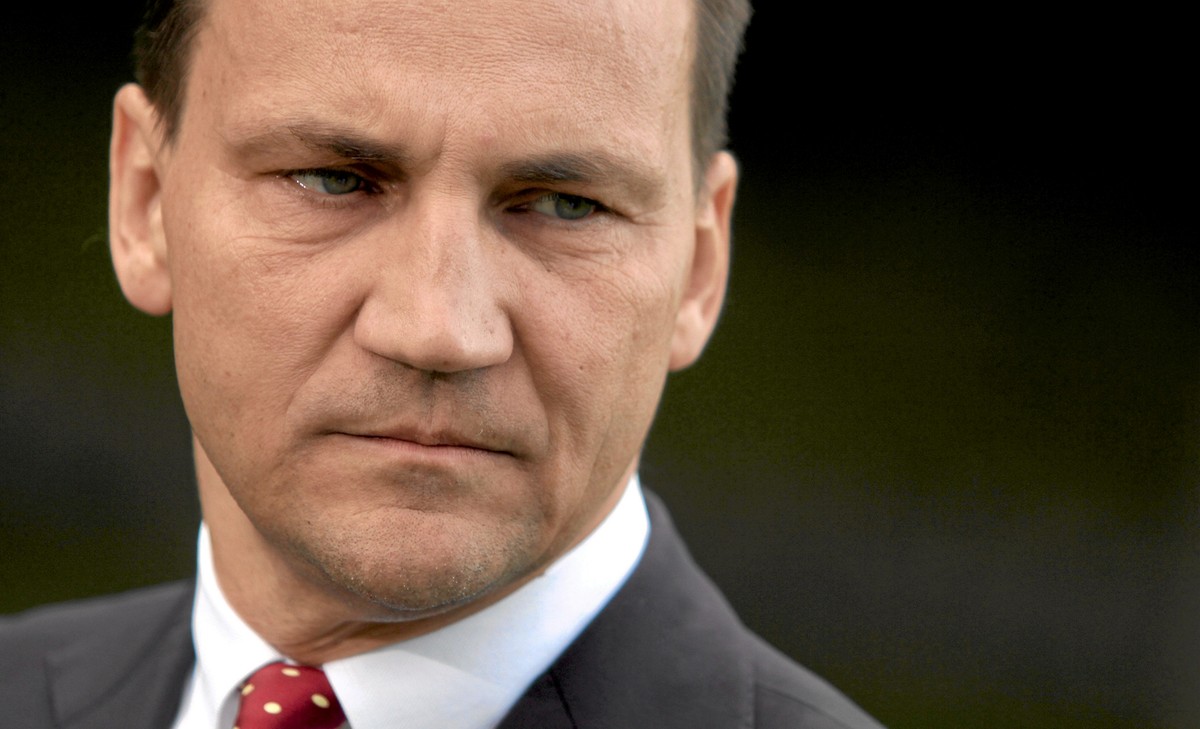 Sikorski pod ostrzałem. "To powinno oznaczać koniec kariery politycznej"