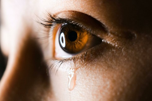 Manche Sternzeichen lassen ihren Gefühlen durch Weinen freien Lauf.