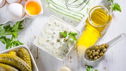 ten sos tatarski jest tak dobry, że można go jeść tylko z chlebem. będzie hitem wielkanocy