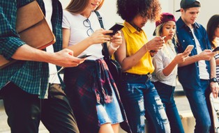 Czy dzieci w Polsce są chronione w sieci? Niepokojące wyniki badań