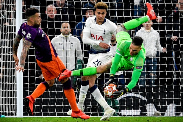 Liga Mistrzów: Tottenham wygrał pierwszą część angielskiej bitwy. Liverpool zrobił duży krok w stronę awansu