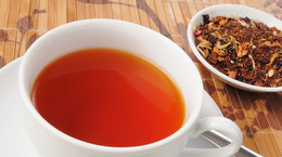 Rooibos - jedna z najzdrowszych herbat. Proces zaparzania naparu z rooibos