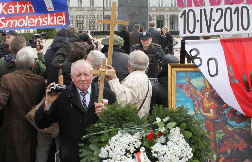 Tłum przed Pałacem Prezydenckim, fot. Iza Procyk-Lewandowska