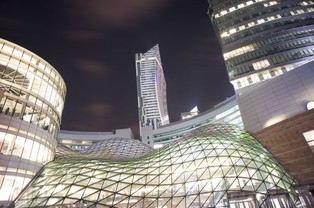 Polacy mają więcej pieniędzy do wydania, ale wciąż są ubodzy na tle UE