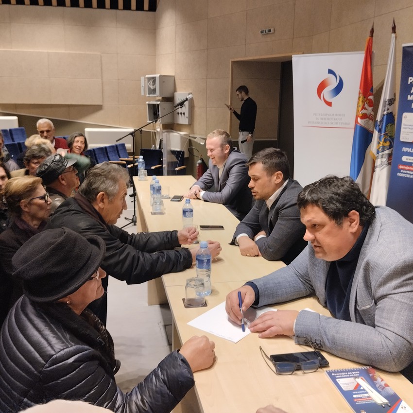 U Zemunu predstavljena nova penzionerska kartica