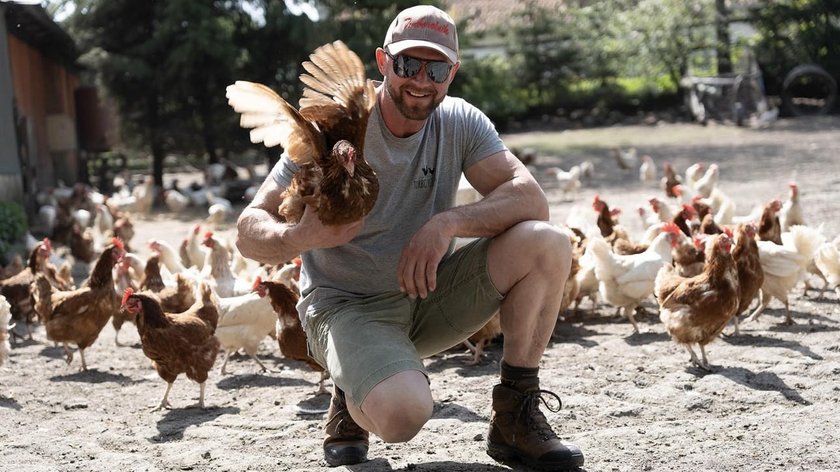 Tomasz Symonowicz at the gym and in the farm. Unusual farmer