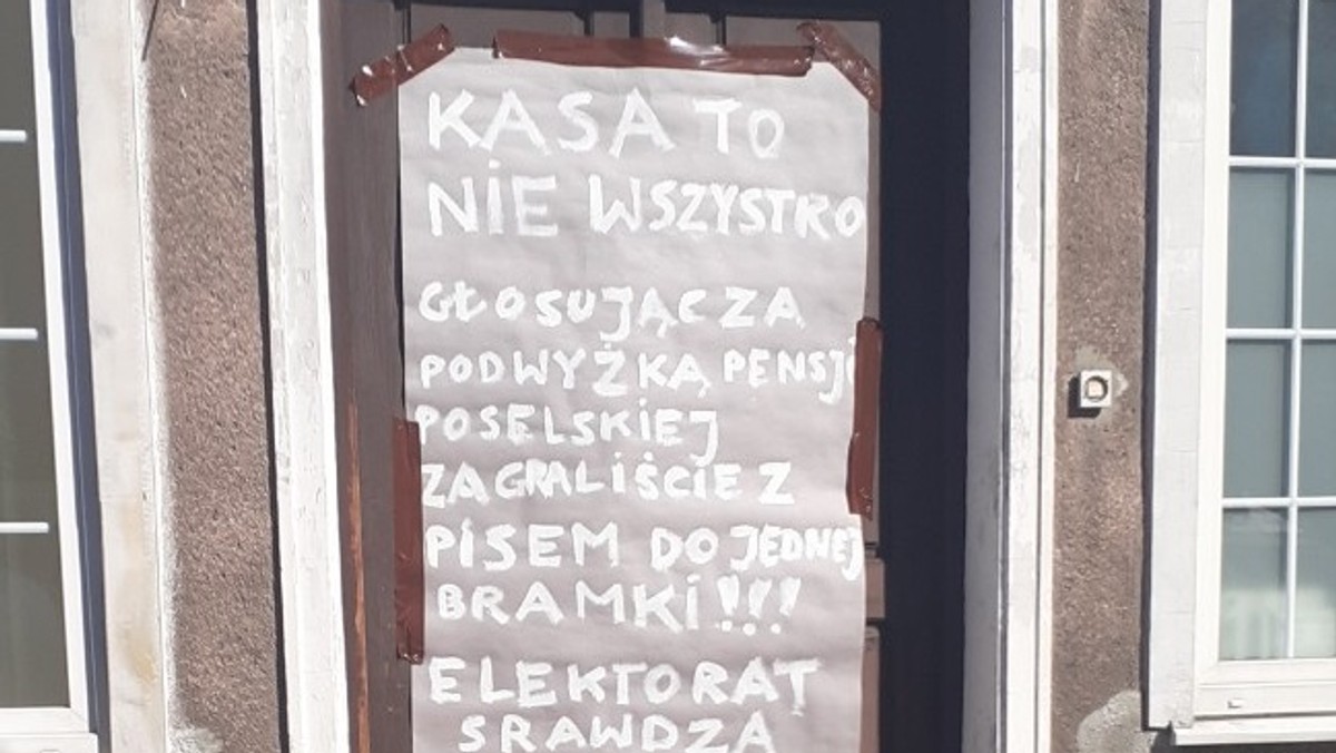 Podwyżki dla polityków. Wielki przeciwnik Dudy w akcji przeciwko opozycji