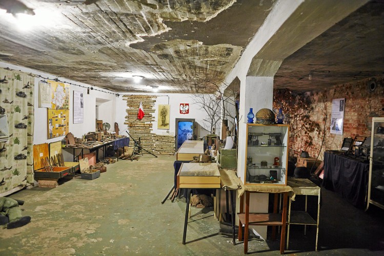 ŁÓDŹ. Niegdyś schron przeciwlotniczy i magazyn amunicji. Obecnie część muzeum na Brusie przy ul. Konstantynowskiej