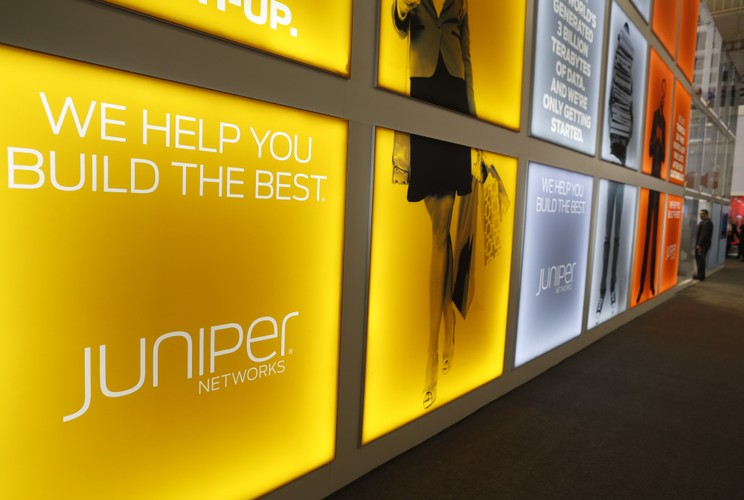 1. Juniper Networks. Pierwsze miejsce w rankingu zajmuje spółka Jupiter Networks, jeden z największych na świecie producentów sprzętu sieciowego. Przeciętny programista zarabia tu 159 990 dol. rocznie. Spółka, której siedziba mieści się w Sunnyvale w Kalifonii, zapowiedziała ostatnio, że zwolni 280 osób, czyli 3 proc. swojej załogi w związku ze spadkiem popytu na sprzęt telekomunikacyjny.
