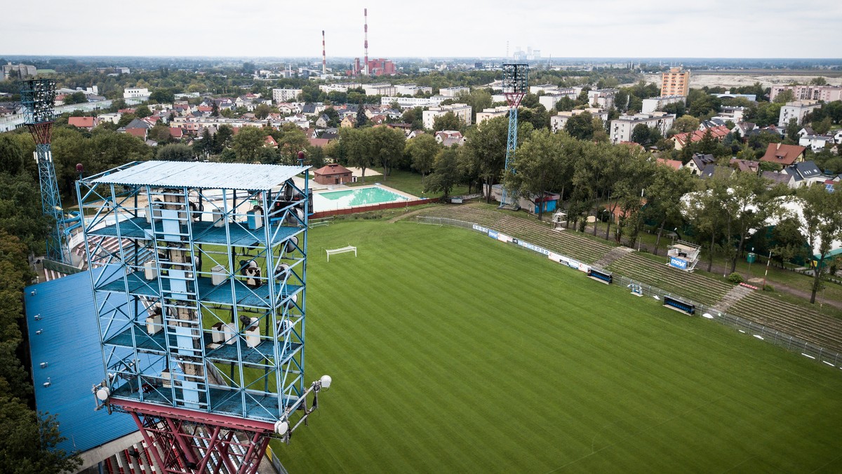 Zdaniem przedstawicieli opozycji w radzie miejskiej Opola, jeśli piłkarze Odry awansują w tym roku do ekstraklasy – nie będą mieli, gdzie grać, bo stadion przy Oleskiej nie jest przystosowany do gry na najwyższym szczeblu.