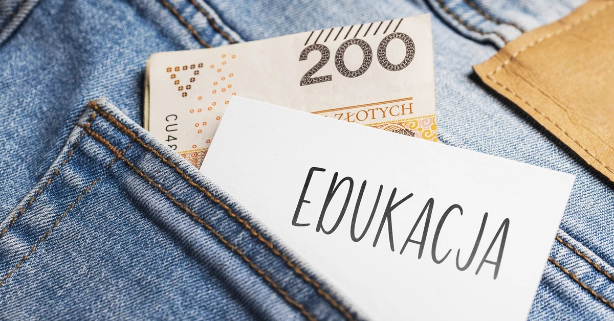 Nowe pensje nauczycieli podpisane. Wyrównania do wypłaty do 19 kwietnia 2026 r.