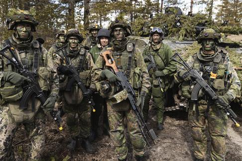 Ćwiczenia Finnish Army Arrow 22 w Niinisalo w Finlandii, 4 maja 2022 r.