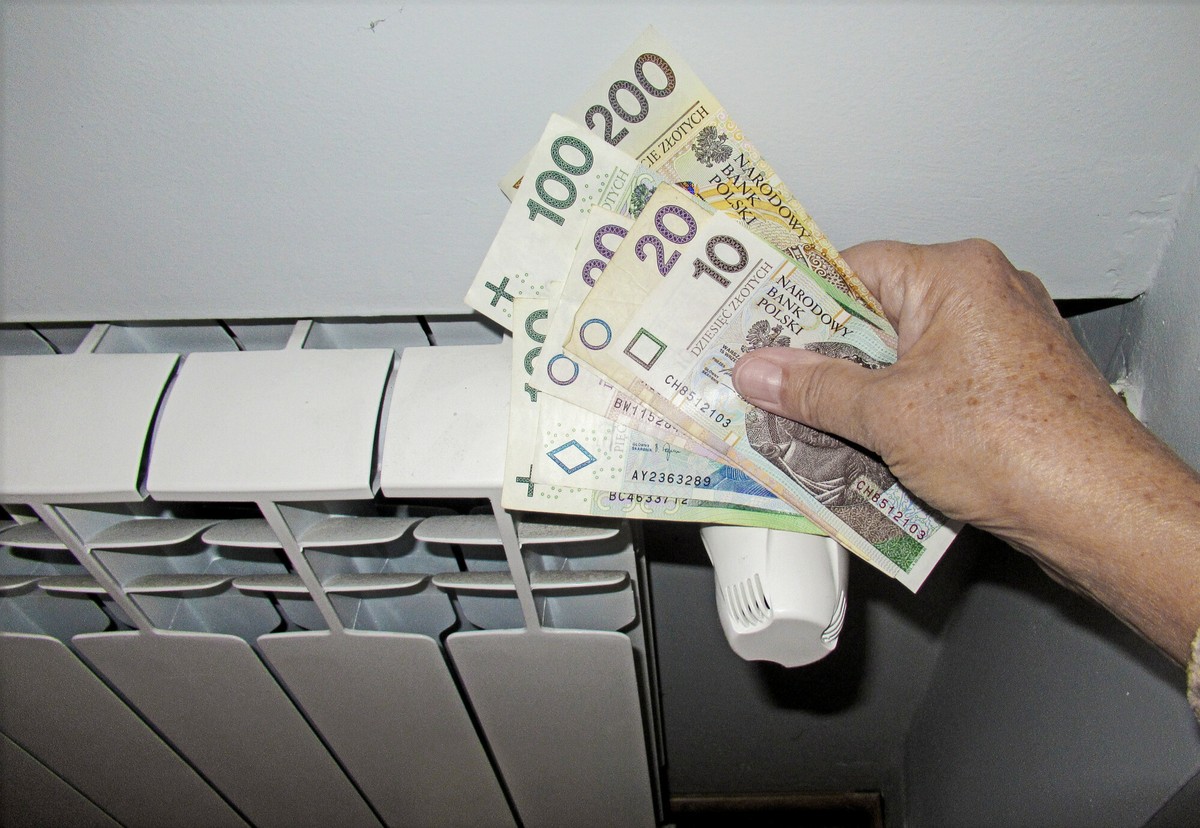 Bon ciepłowniczy to choćby 3,5 tys. zł. Komu rząd dopłaci do rachunku za ogrzewanie?