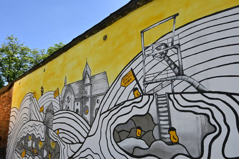 Tarnowskie Góry, mural przy noclegowni przy ul. Sienkiewicza