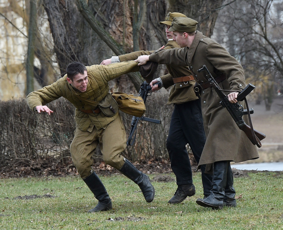 WARSZAWA BIEG TROPEM WILCZYM INSCENIZACJA HISTORYCZNA (Pokaz grup rekonstrukcyjnych)