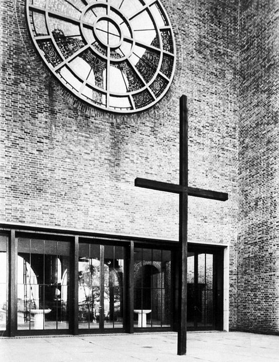 Kościół na przełomie lat 30. i 40. Źródło: Bildarchiv Foto Marburg 