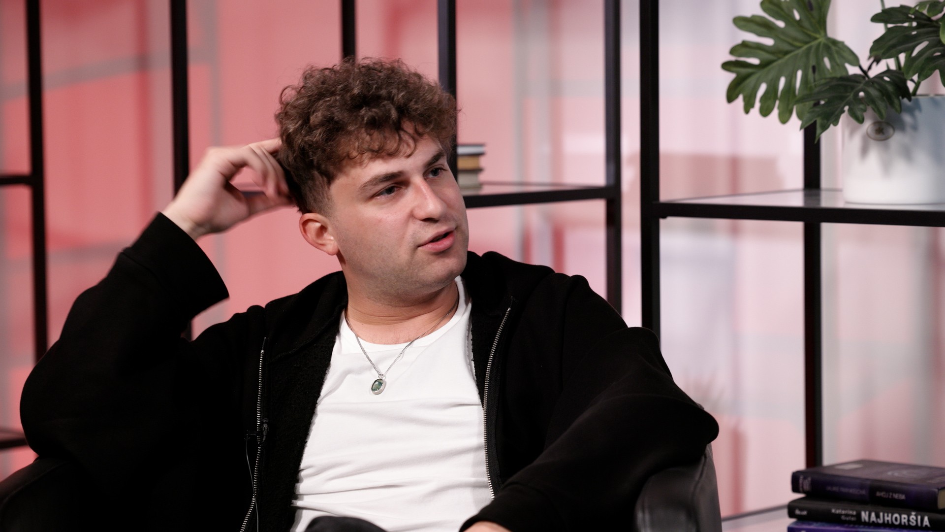 Hudobník The Curly Simon.