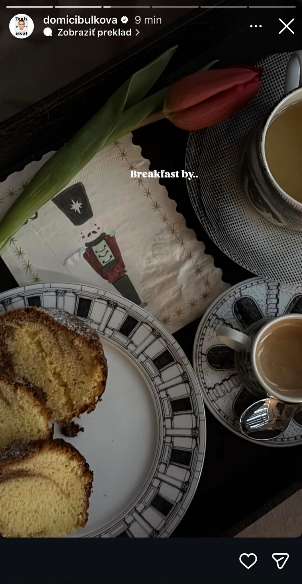 „Raňajky od mojej lásky," napísala k fotkám Cibulková. 