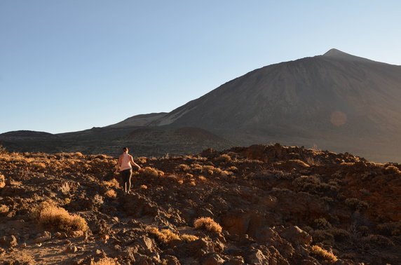 La Fortaleza  - chwilę przed zachodem słońca u podnóża wulkanu Teide. 