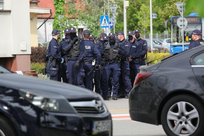 Ostatnia droga zamordowanej Kornelii. Po pogrzebie doszło do spięcia żałobników z policją