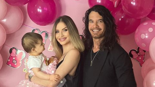 Broňa Gregušová a Mario Cimarro s ich dcérkou Brianou.