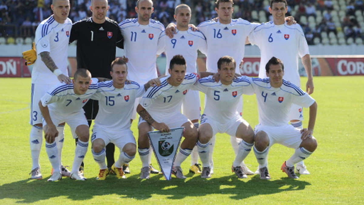 Reprezentacja Słowacji będzie jedną z drużyn, z którą podopieczni Franciszka Smudy zmierzą się w przygotowaniach do Euro 2012. Trenerski duet naszych południowych sąsiadów - Stanislav Griga i Michal Hipp - podał właśnie listę zawodników powołanych na to spotkanie.