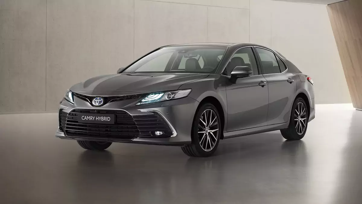 Toyota Camry Hybrid 