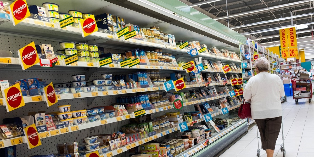 W tym roku najtańsze zakupy świąteczne można zrobić w sieci hipermarketów Auchan, na drugim miejscu znalazła się Biedronka, a trzeci był Lidl