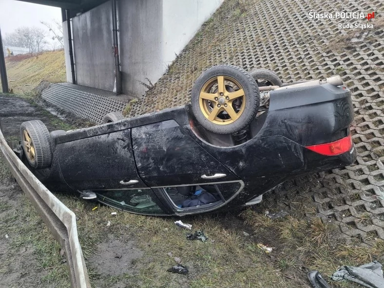 Dachowanie na słynnym zakręcie na rudnickiej DTŚ