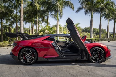 Chińczycy stworzyli konkurencję dla Ferrari i Lamborghini. Znamy cenę nowego superauta