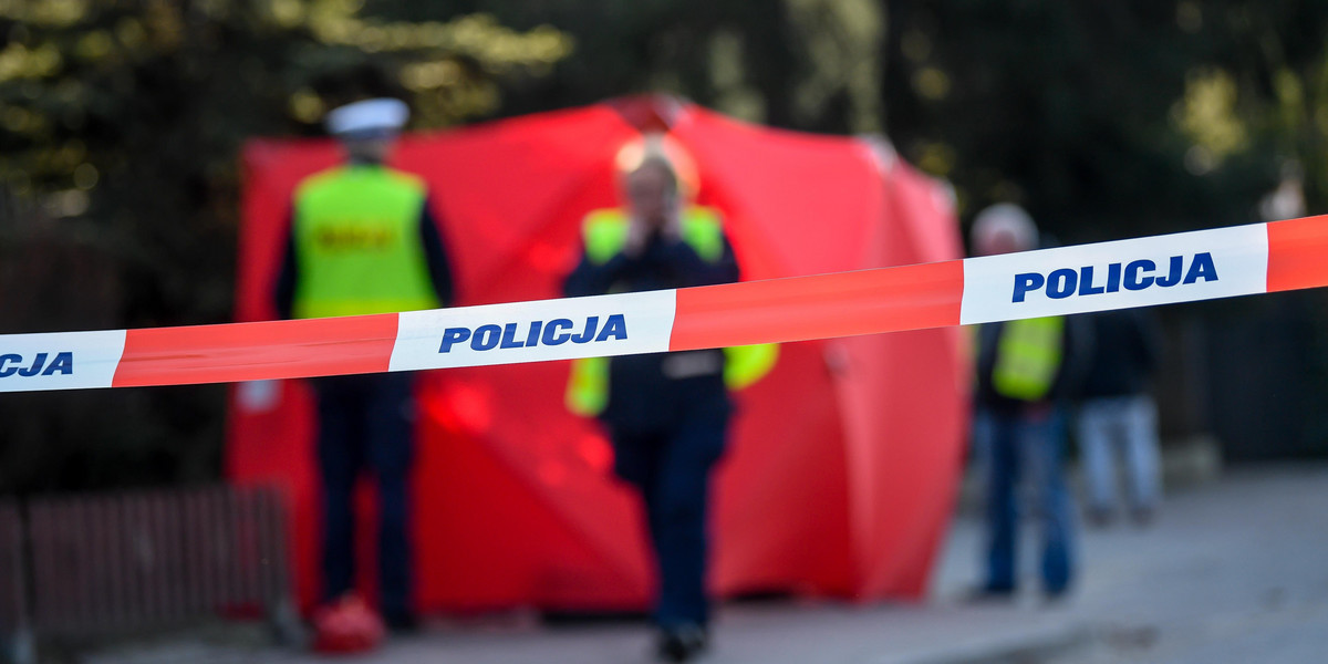 Brutalne zabójstwo w Gorlicach. Przed blokiem znaleziono ciało 36-latka