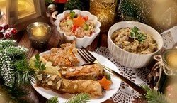 Jedzenie w święta - przejadać się, żeby nikogo nie obrazić, czy stawiać granice [ROZMOWA]