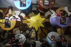 Baw się i nie bój się bomb. Wejdź do podziemnego wesołego miasteczka w Syrii