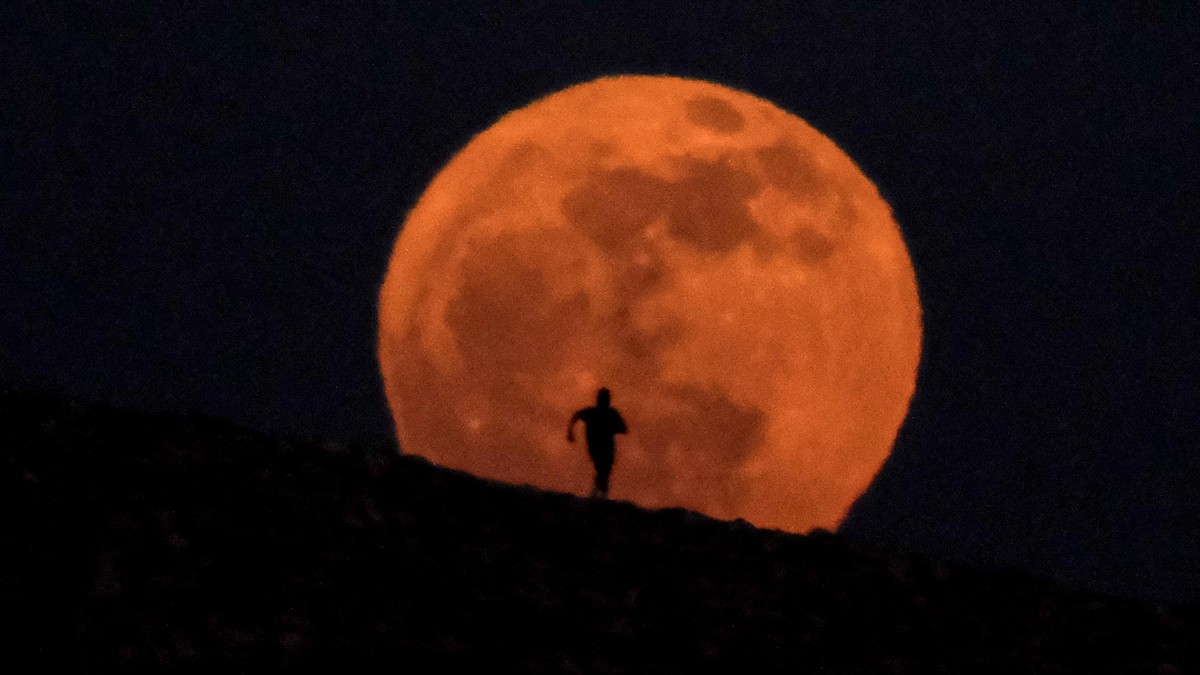Strawberry moon this week. When is it best to watch the fullness?