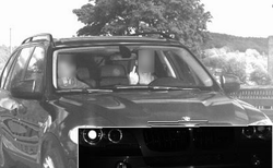 Kierowca BMW pokazał środkowy palec do fotoradru. Kara była sroga