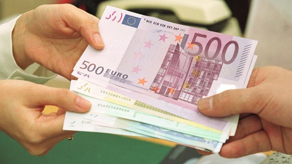 O tânără a primit din greșeală o alocație de peste 10.000 de euro, iar acum fiscul îi cere toți banii înapoi: „Eroare de procesare”
