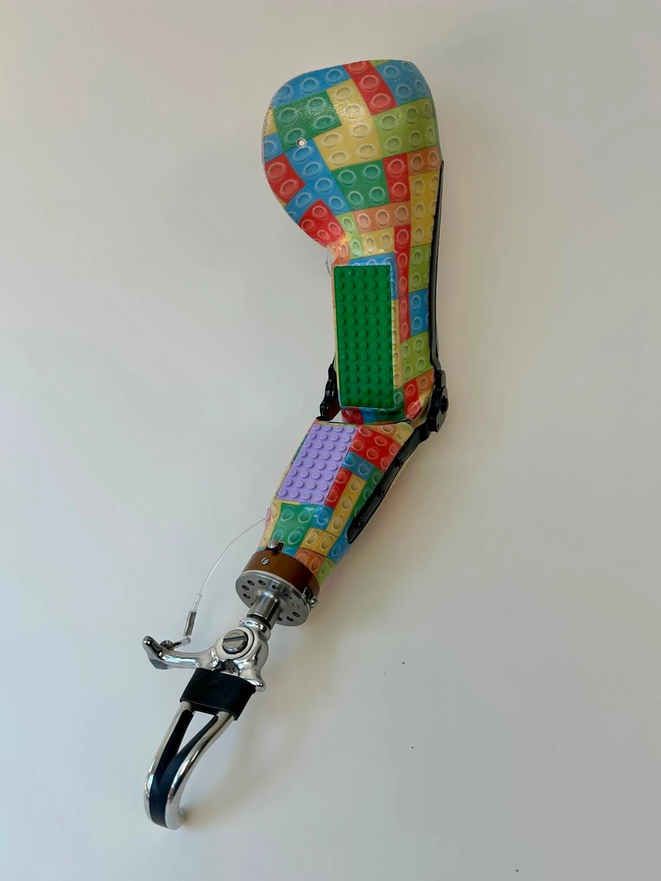 Lego protetička ruka