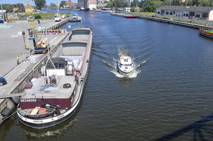 Pierwsze jednostki będą mogły przepłynąć przez kanał żeglugowy przez Mierzeję w 2022 r.